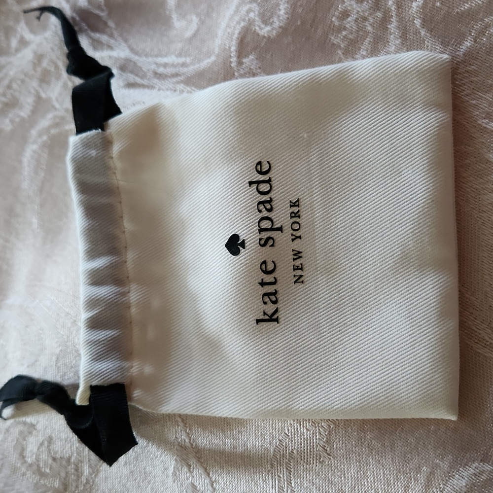 Kate Spade ♠️  gold bow bangle bracelet - Picture 5 of 6